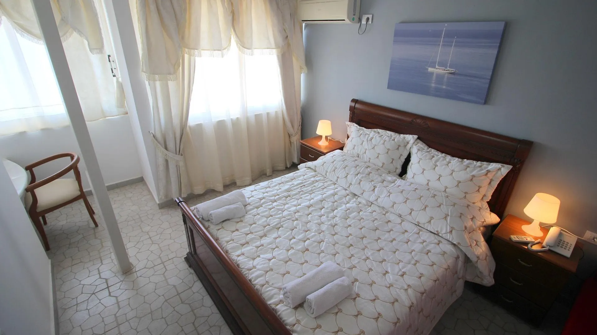 Olympia Hotel Sarandë 3*,  Albanien